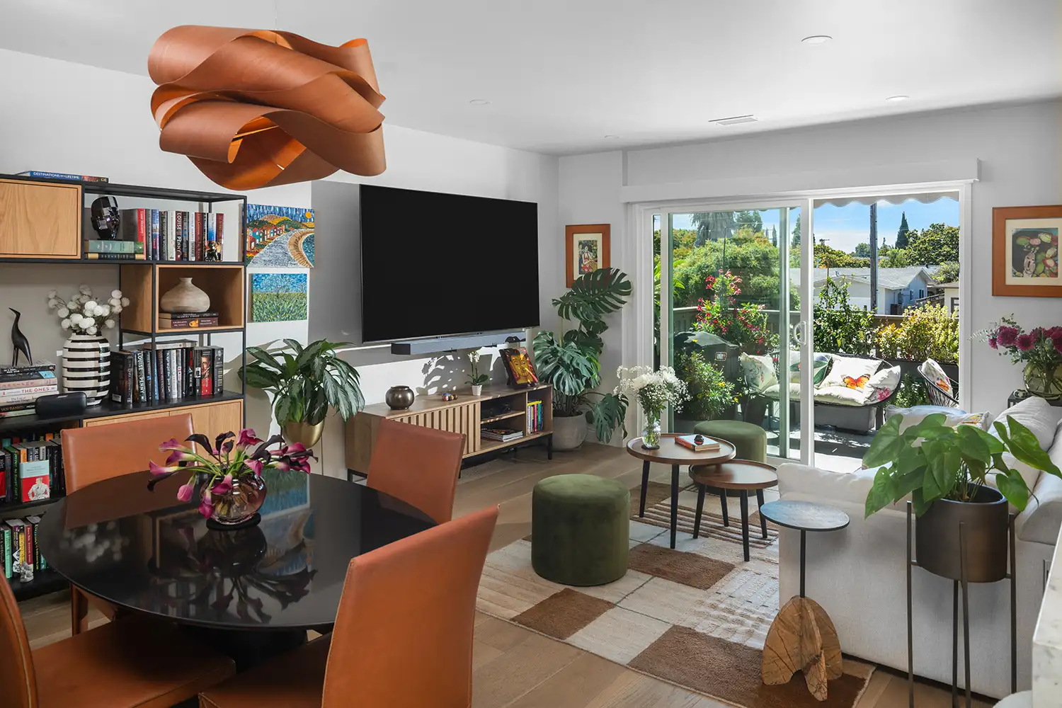 Reed Condo by Valeria Mesples Architecture